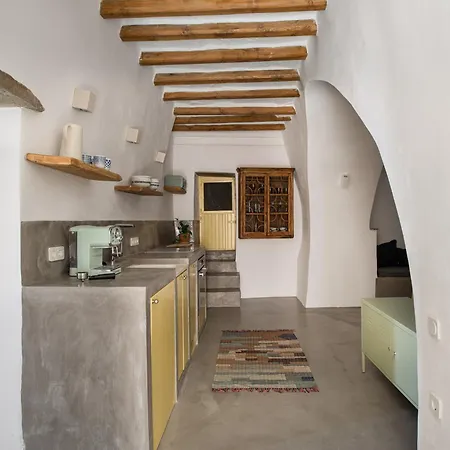 Holiday home Th_eros House *